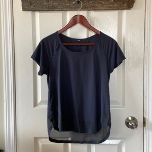 Lululemon T-Shirt size 6